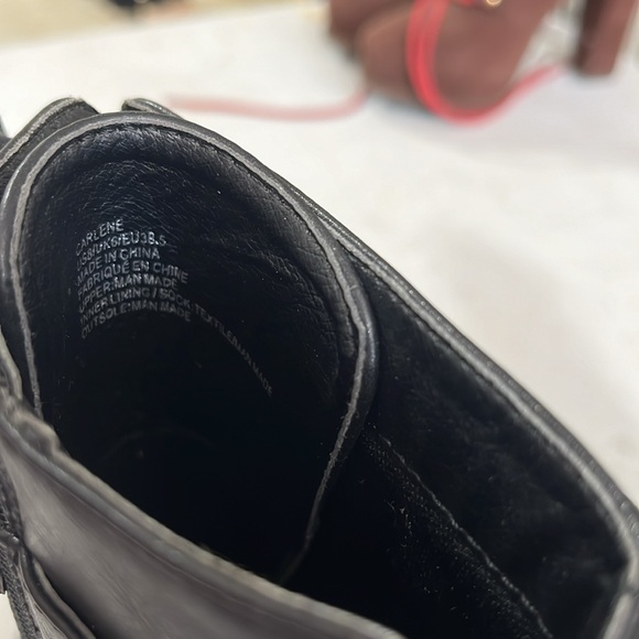 Shoe dazzle, size 8, black and gold - Picture 4 of 4